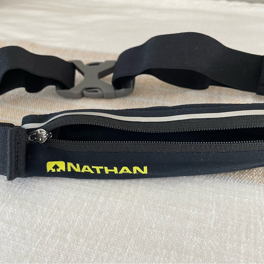 Nathan Black Running Belt